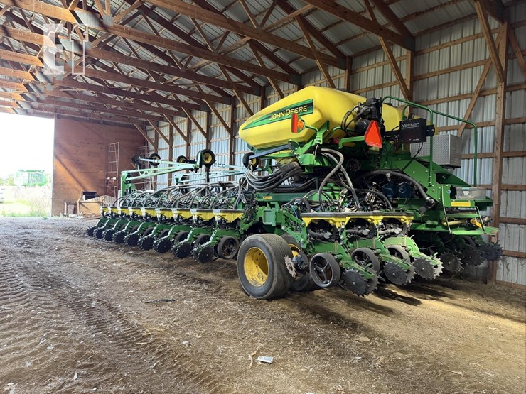 2013-john-deere-db60-image-34