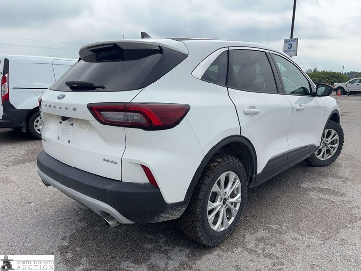 2023-ford-escape-image-5