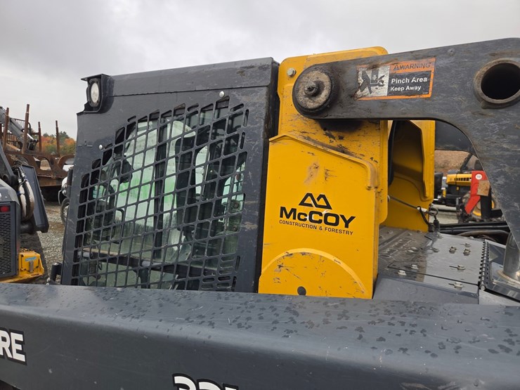 2020-deere-331g-image-35