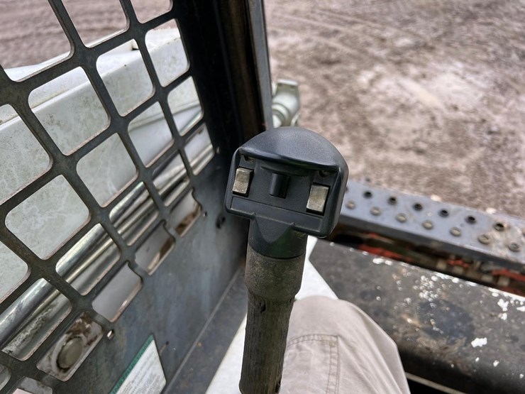 2004-bobcat-t180-image-20
