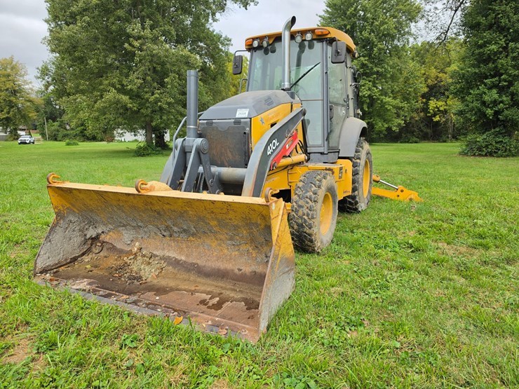 2016-deere-410l-image-1