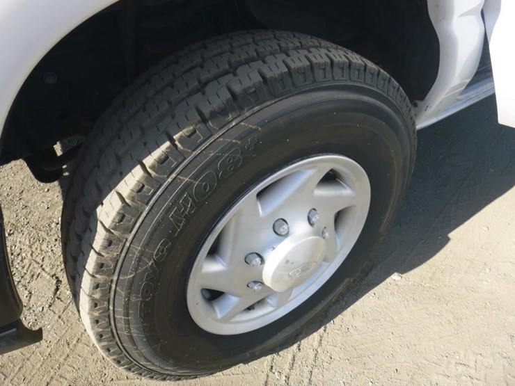 2011-ford-cargo-image-12