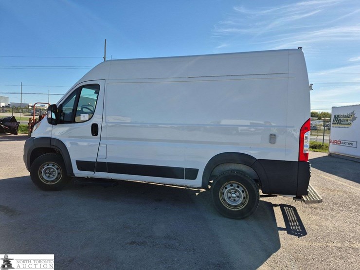 non-operable-2014-ram-promaster-cargo-van-image-8
