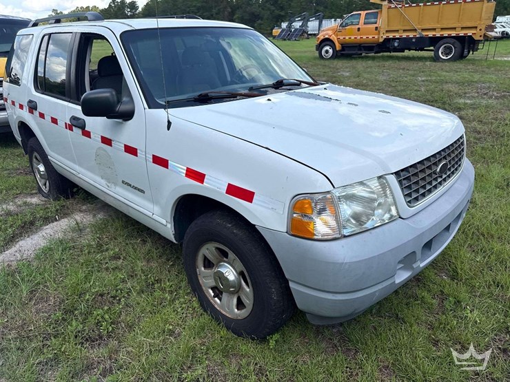 2002-ford-explorer-image-2