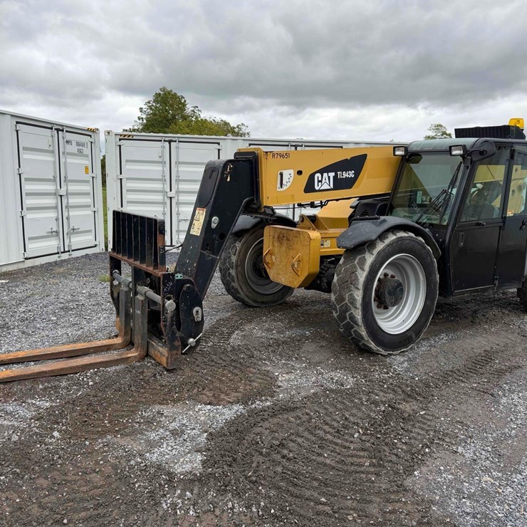 2013 CATERPILLAR TL943C