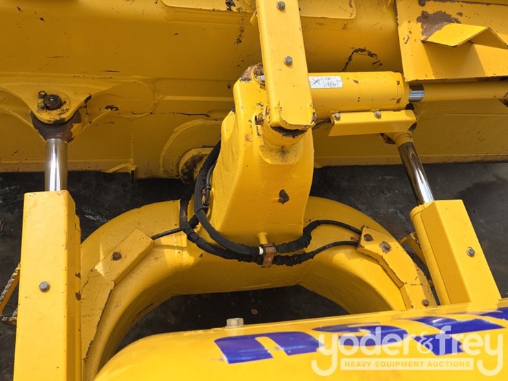 2024-komatsu-d71pxi-24-image-22