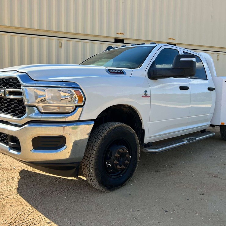2023 DODGE 3500
