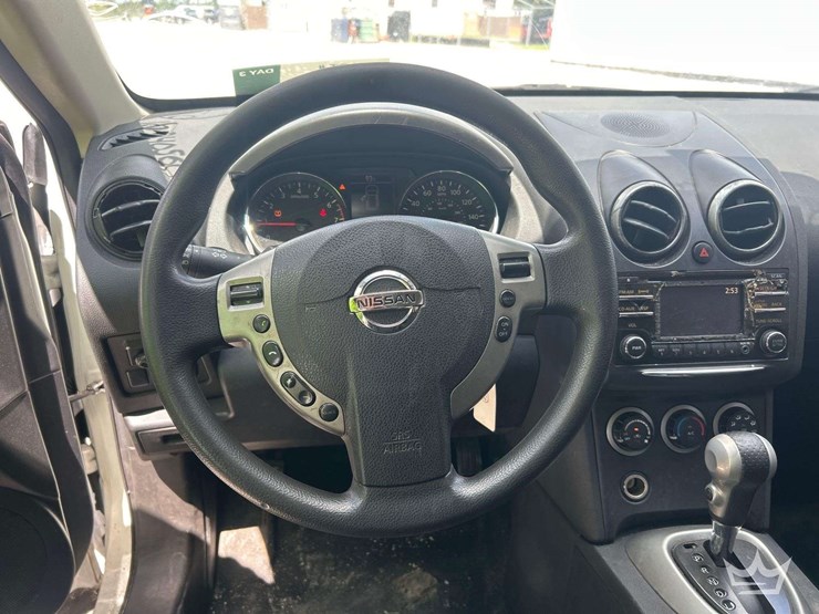 nissan-rogue-image-13