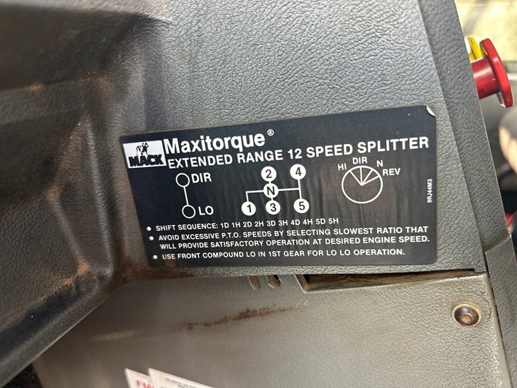 1994-mack-cl713-image-35