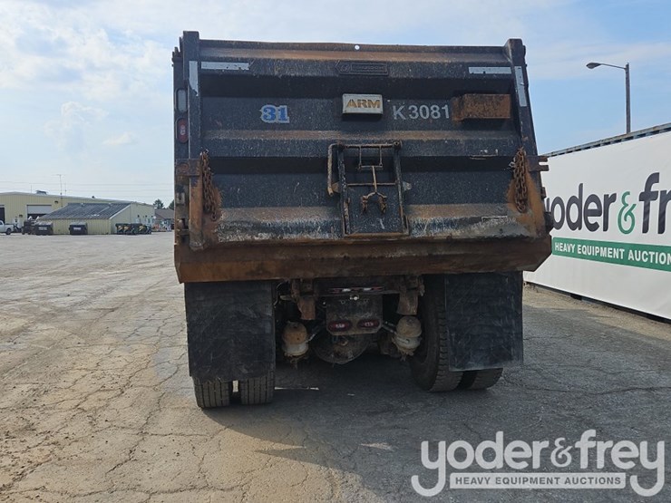 2019-freightliner-122sd-image-5