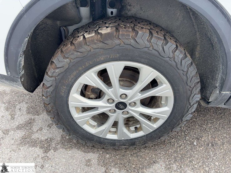 2023-ford-escape-image-21