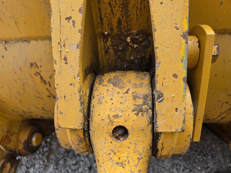 2007-caterpillar-953d-image-88