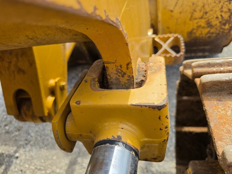 2007-caterpillar-953d-image-85