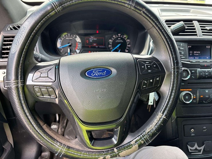 2016-ford-explorer-image-10