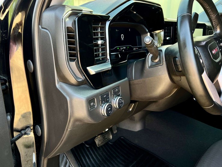 2024-gmc-sierra-1500-image-16