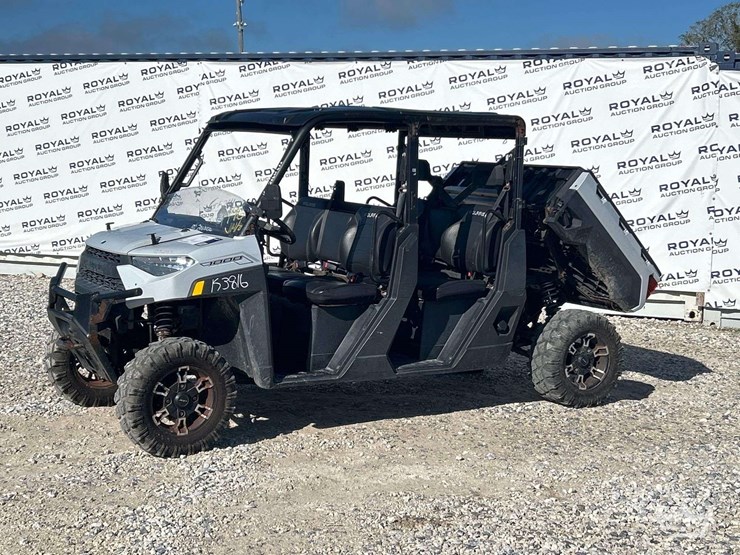 2022-polaris-1000-4x4-4-person-gas-utility-cart-image-1