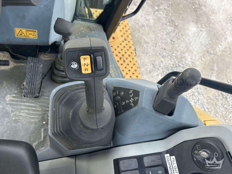 caterpillar-420f2-it-image-14