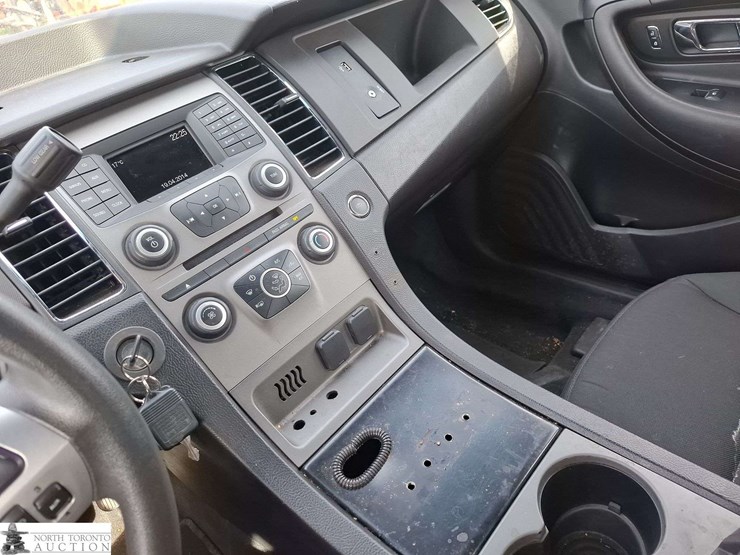 2017-ford-taurus-image-12