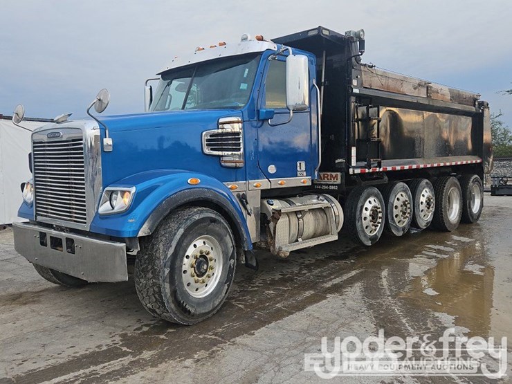 2019-freightliner-122sd-image-2