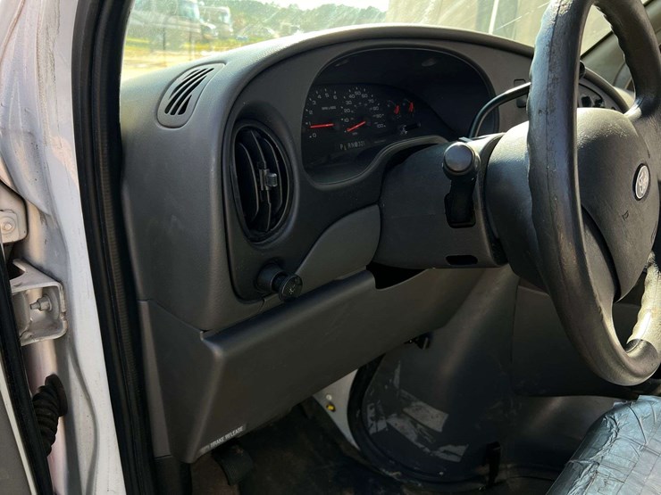 2006-ford-e350-image-11