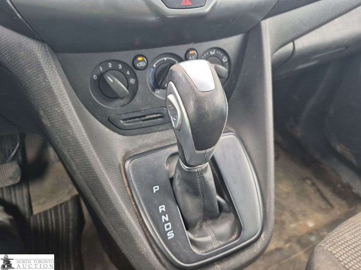 2015-ford-transit-connect-image-19