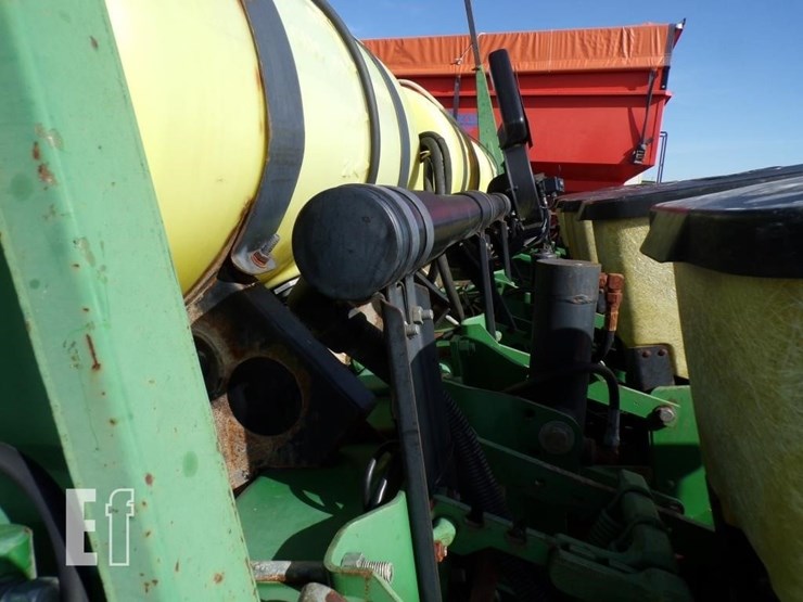 john-deere-7200-image-5