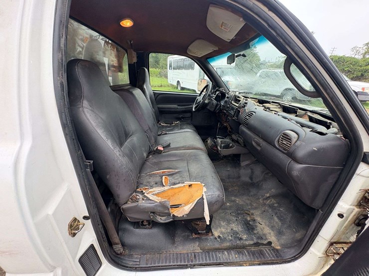 2001-dodge-ram-3500-image-16