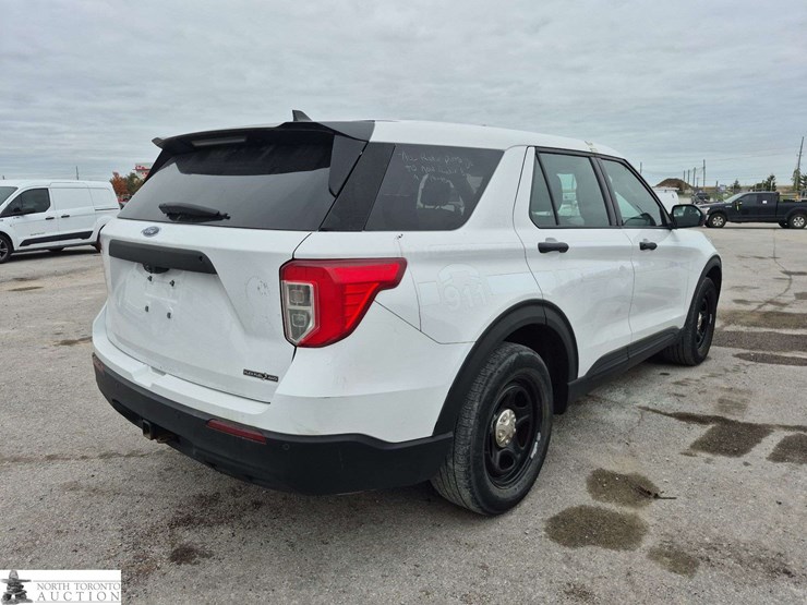 2021-ford-explorer-image-5
