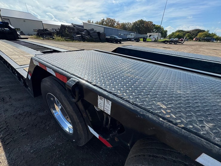 2022-globe-lowboy-image-50