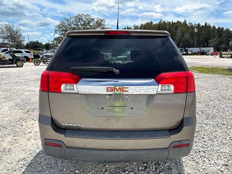 2010-gmc-terrain-image-21