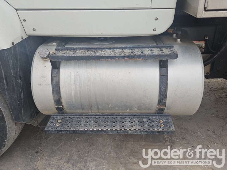 2012-vactor-2100-image-17