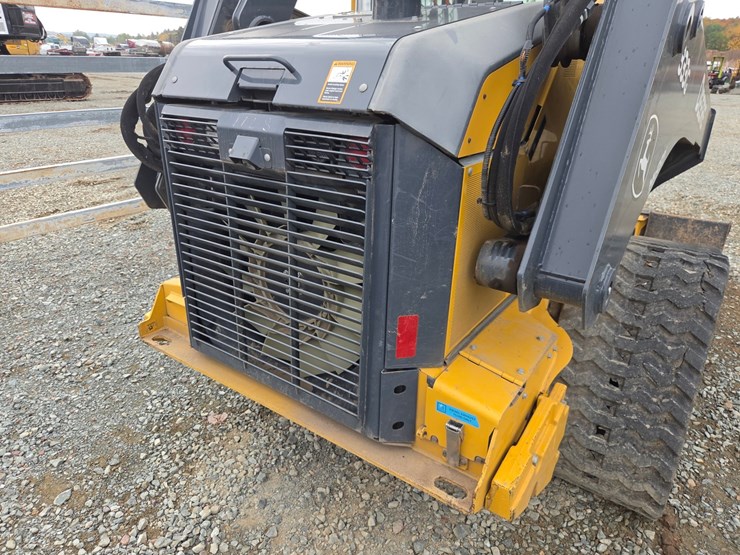 2018-deere-333g-image-26