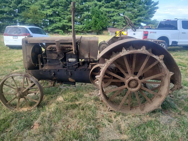 wallis-tractor-image-8