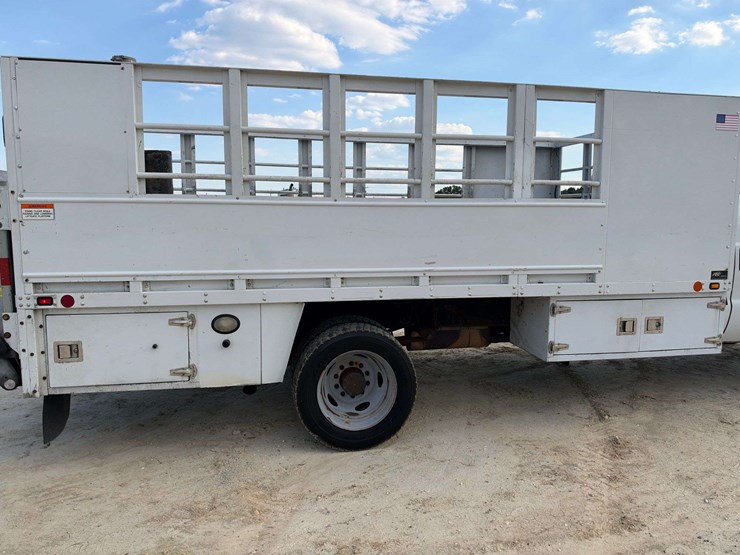 2011-ford-f450-image-16