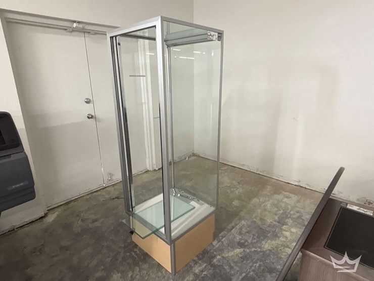 glass-display-case-image-1