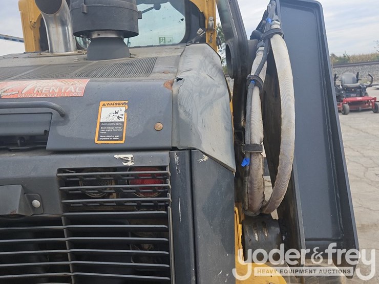 2021-deere-333g-image-33