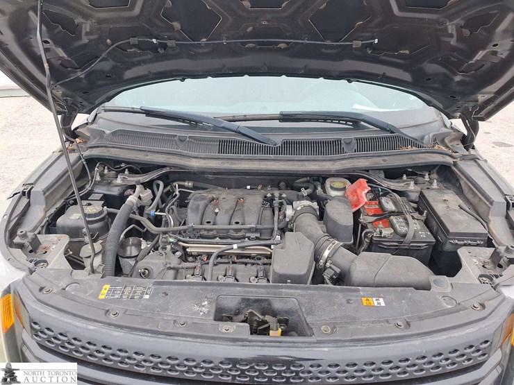 2015-ford-explorer-image-9
