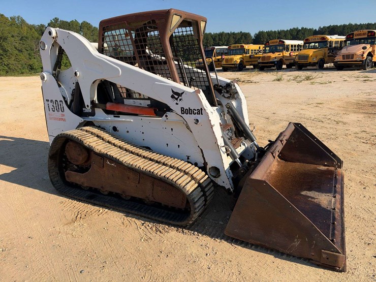 2005-bobcat-t300-image-4