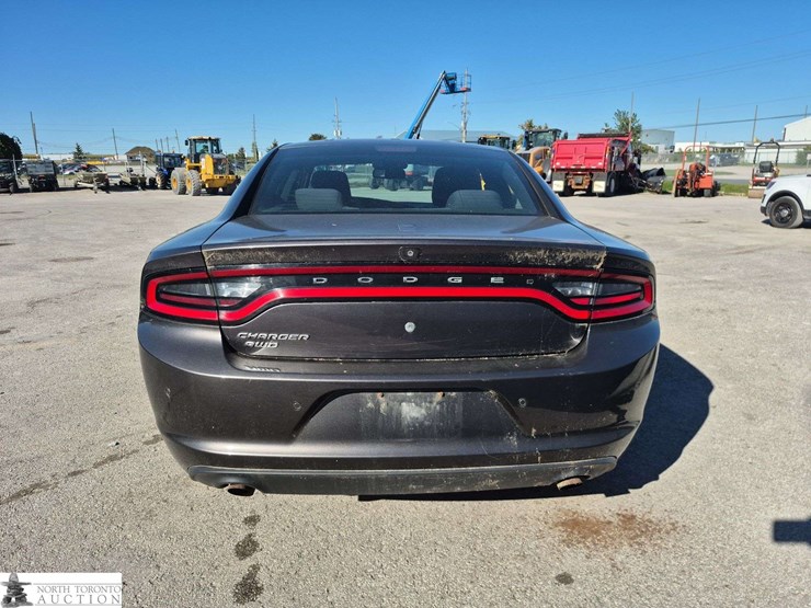2016-dodge-charger-image-6