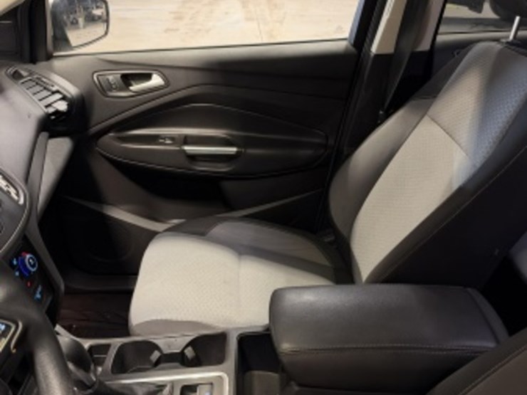 2018-ford-escape-se-image-23