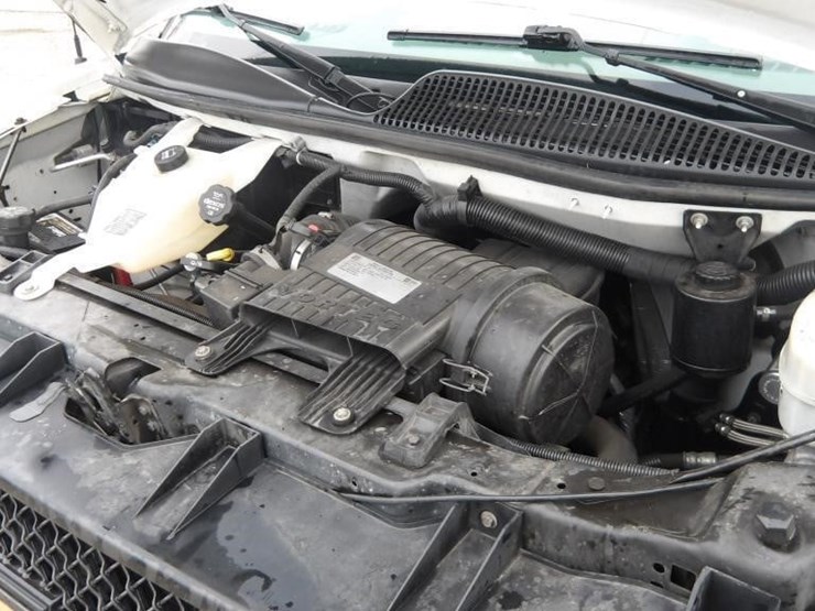 2017-chevrolet-express-2500-image-8