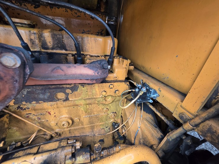 #25323-•-allis-chalmers-708c-fork-lift-image-23