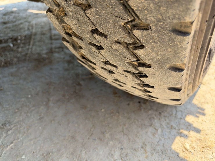 2014-ford-f550-image-24