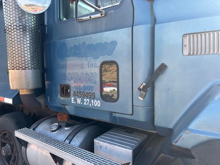 1994-mack-cl713-image-14