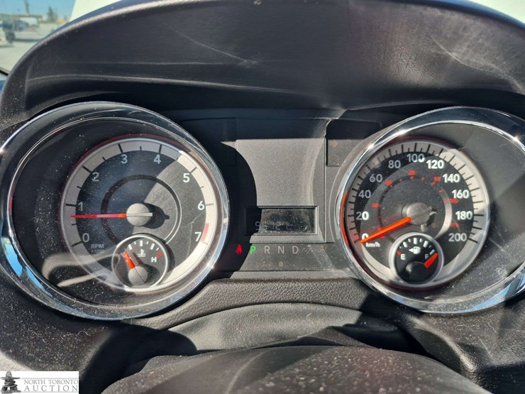 2011-dodge-grand-caravan-se-image-11