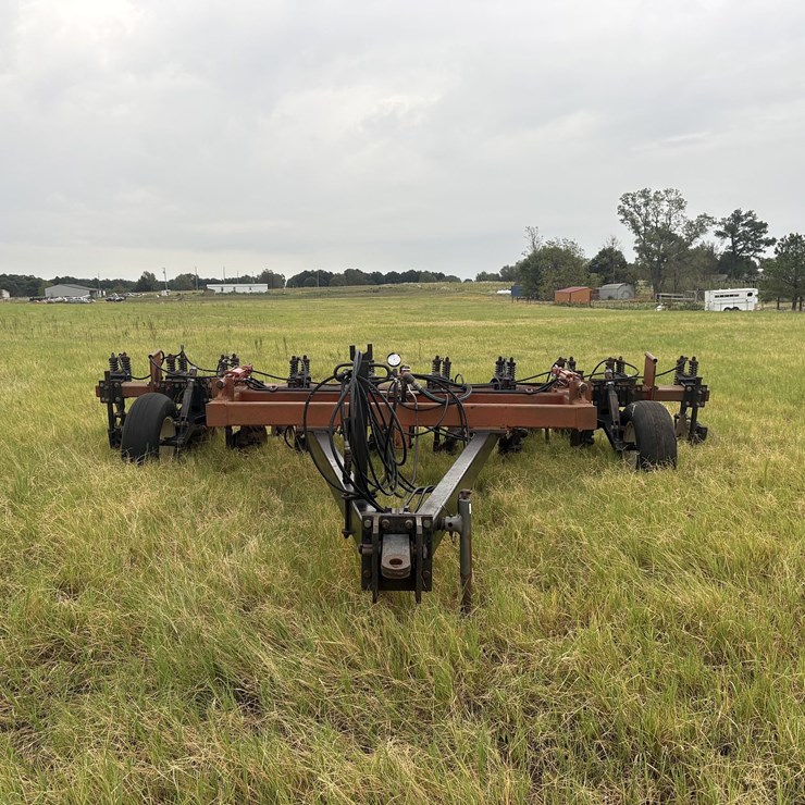 Waco 16' Anhydrous Applicator