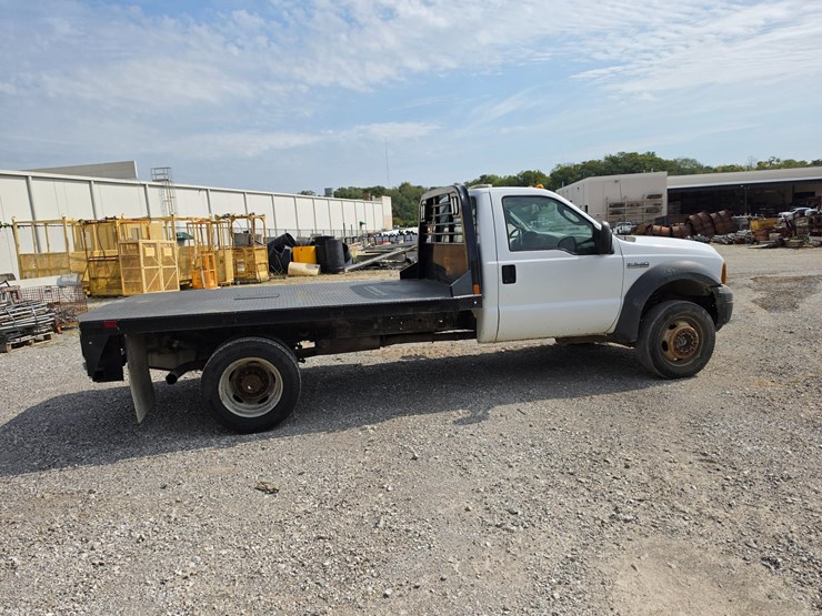2005-ford-f550-image-18