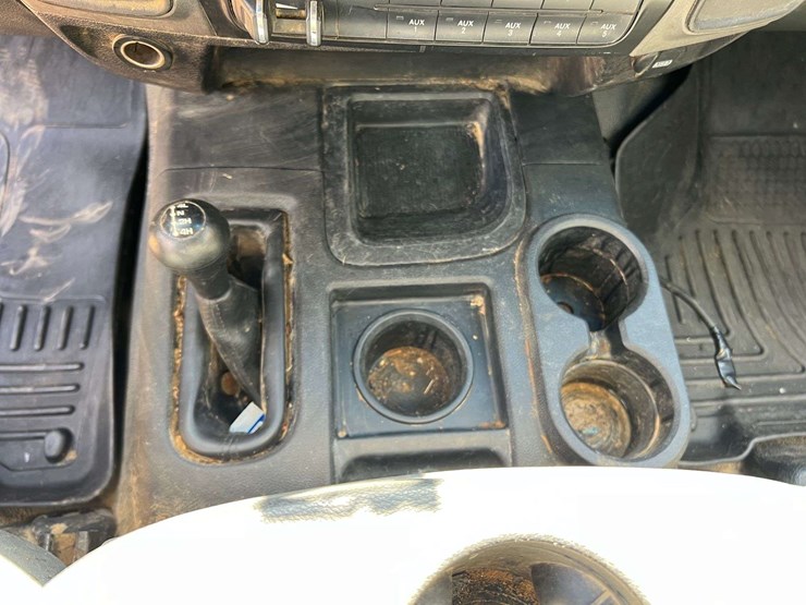 2015-dodge-3500-image-18