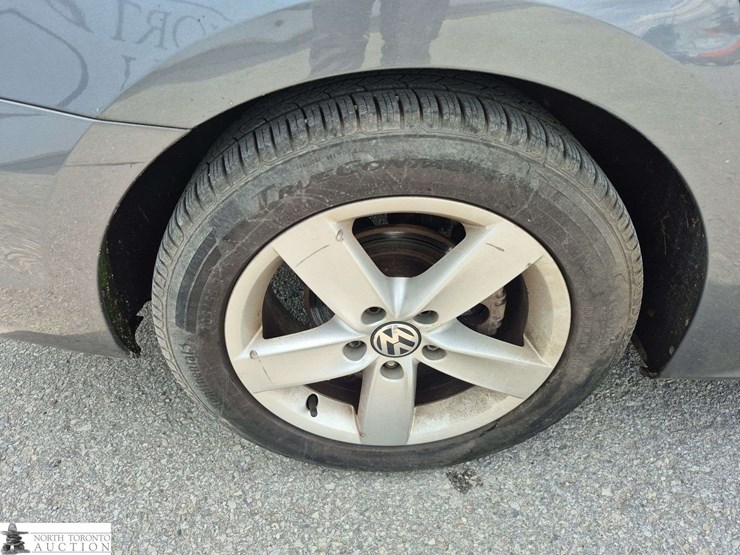 2014-volkswagen-jetta-se-4dr-sedan-6a-image-26
