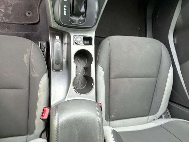 2015-ford-escape-image-18